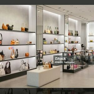 15 sec runs lux and designer bags wallets and accessories only tray is open